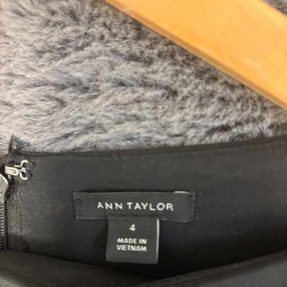 Ann Taylor little black dress size 4 - Picture 3 of 4